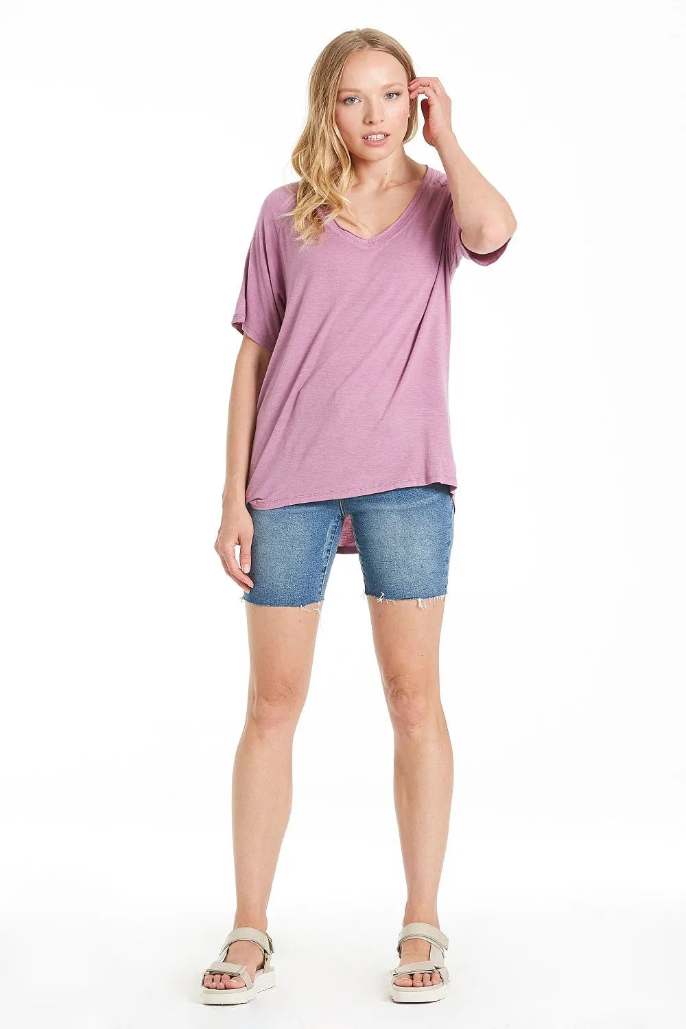 FAVORITE RELAXED V-NECK TOP | VALARIAN